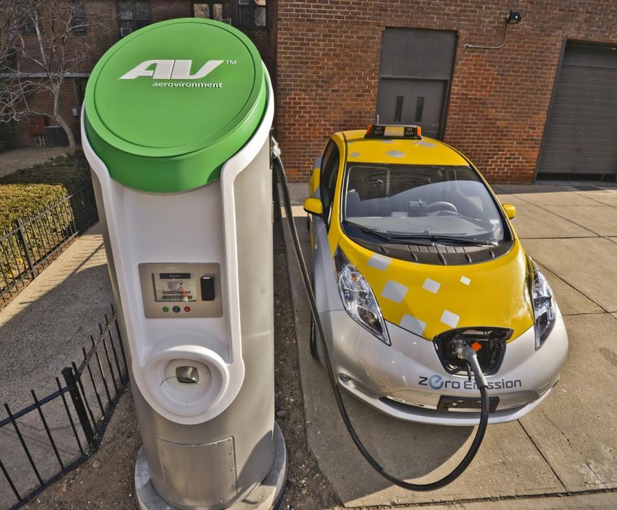 Nissan Leaf NYC taxi 2013 года  (фото 16 из 24)